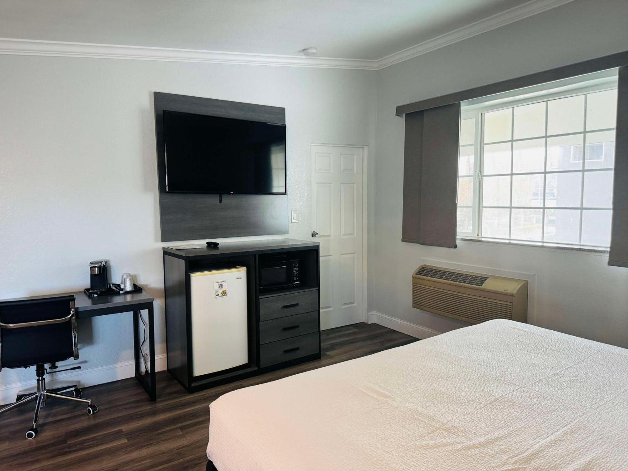 Motel Surestay By Best Western Central Fresno